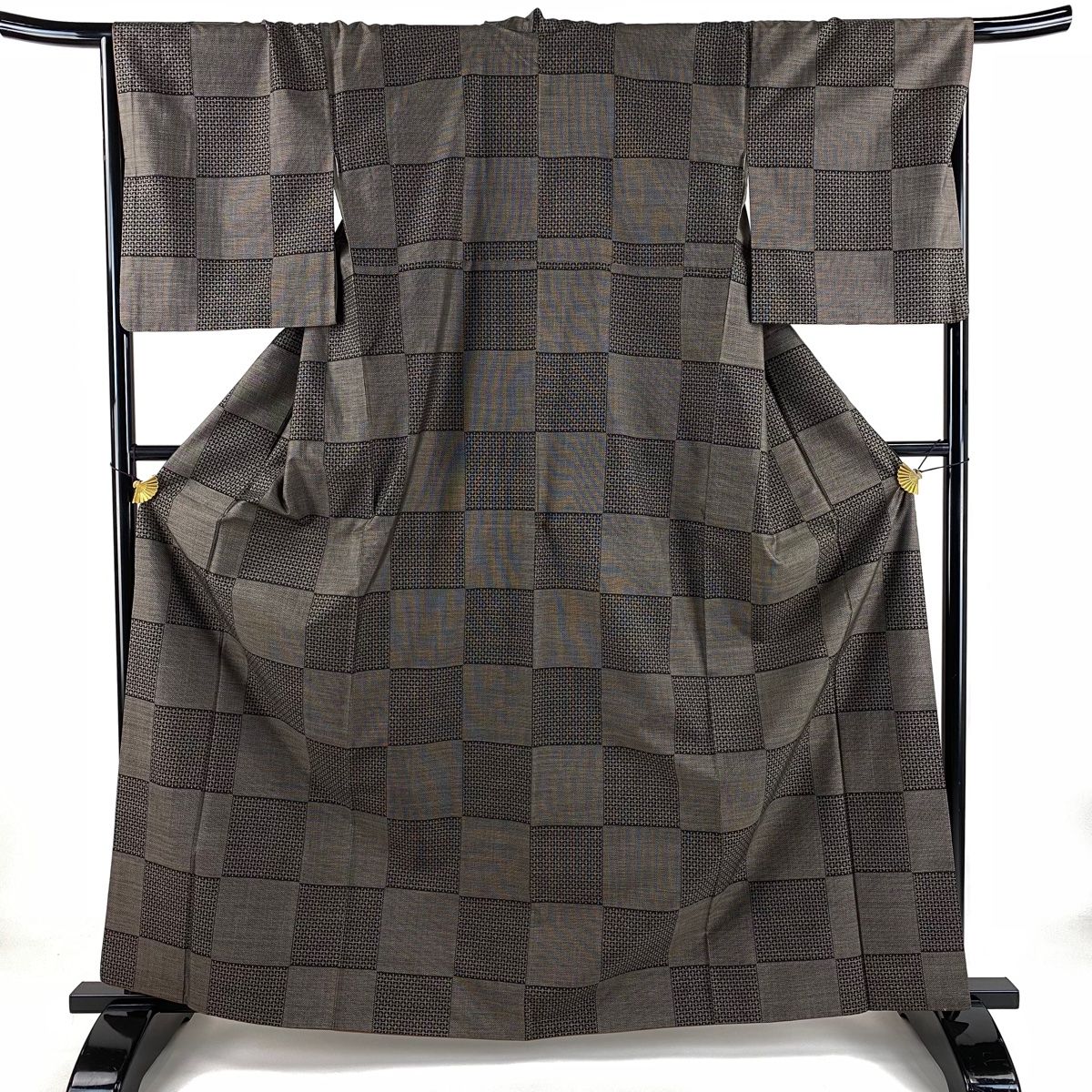 紬 身丈162.5cm 裄丈68cm L 袷 市松 幾何学 焦茶色 正絹 秀品