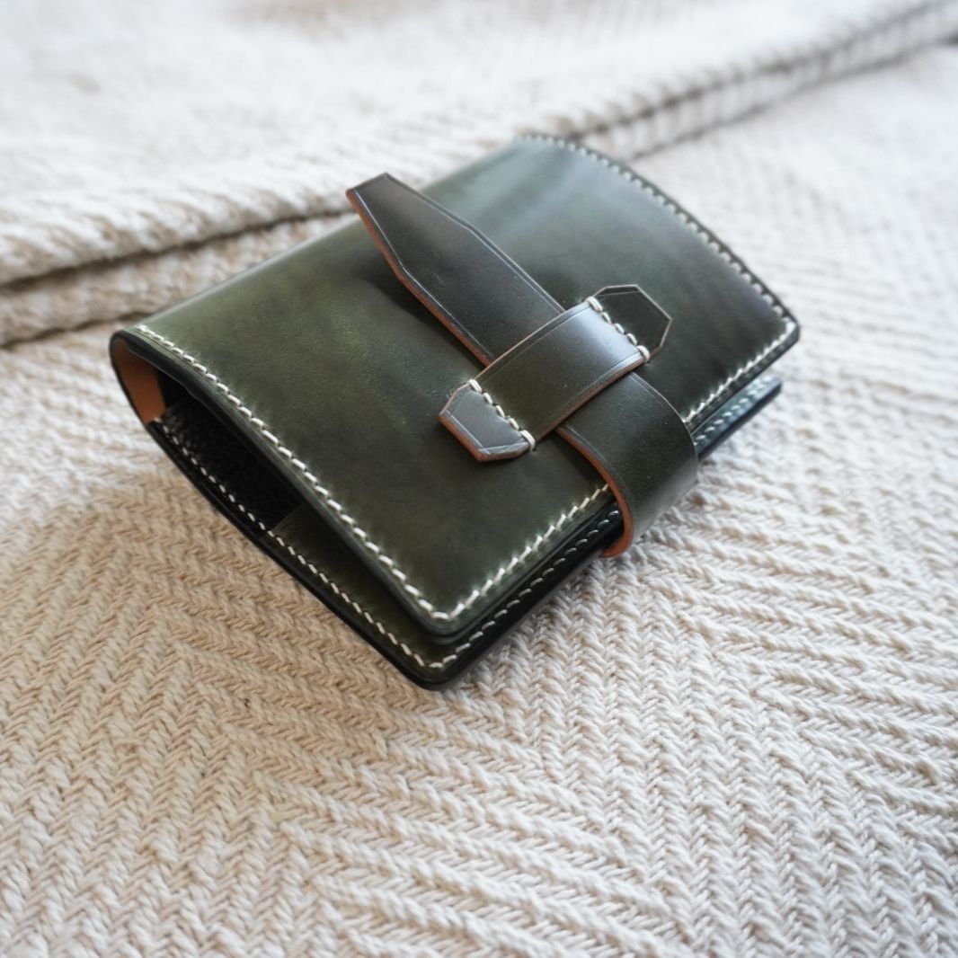 ロカドシェルコードバンROCADO イタリア製馬革二つ折り財布黒 新品