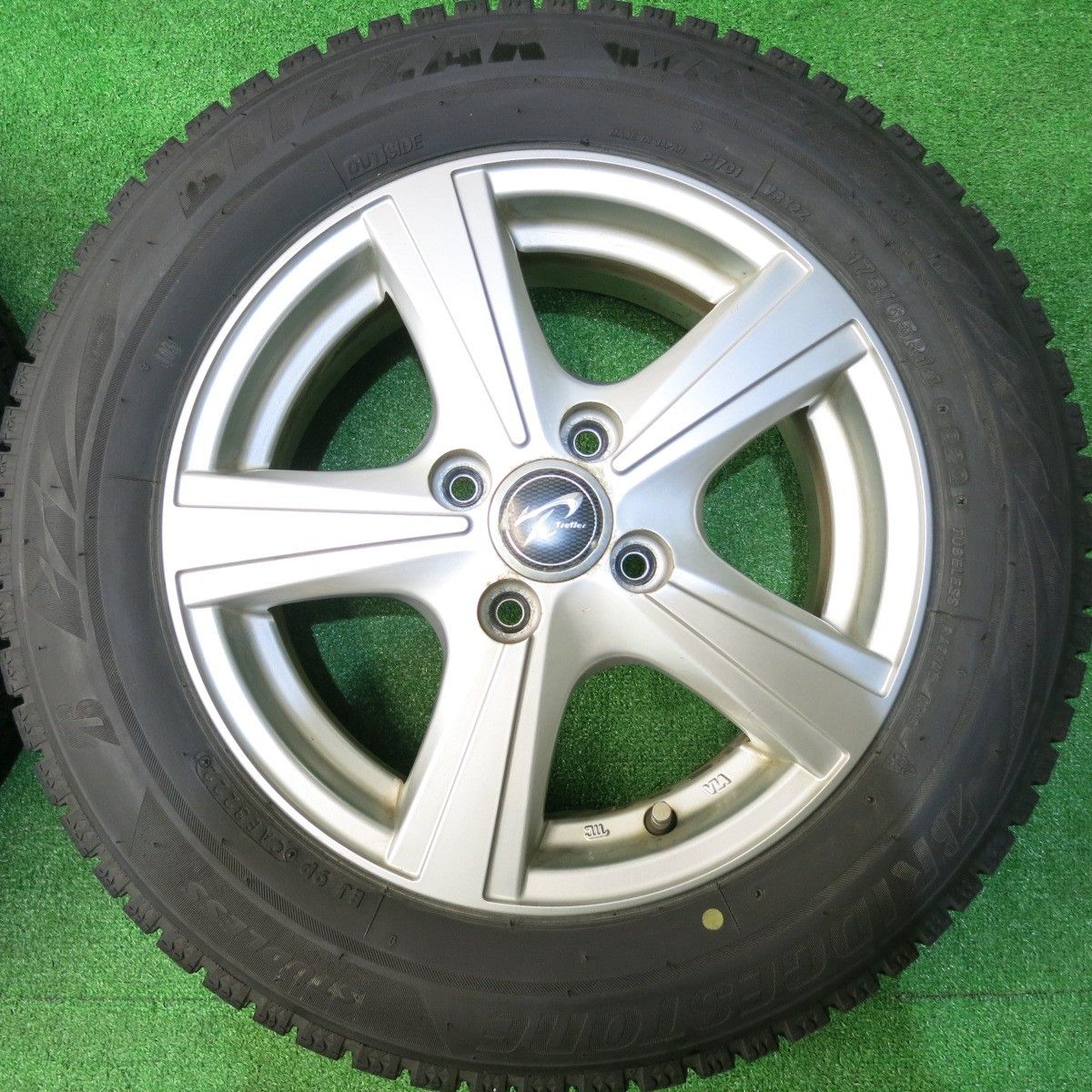 バリ溝！22年！9分☆スタッドレス 175/65R14 ブリヂストン ブリザック 