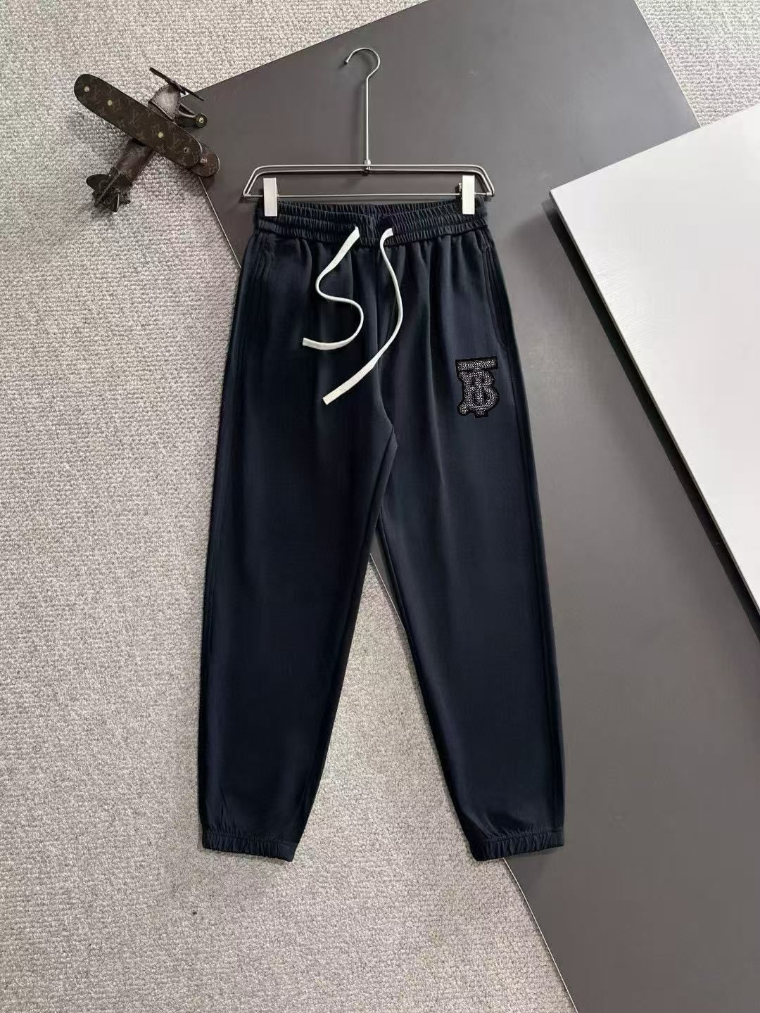 新品未使用 Burberry 25SS パンツ 今日特価】Burberry 2025 SS Elastic Casual Pants バーバリー