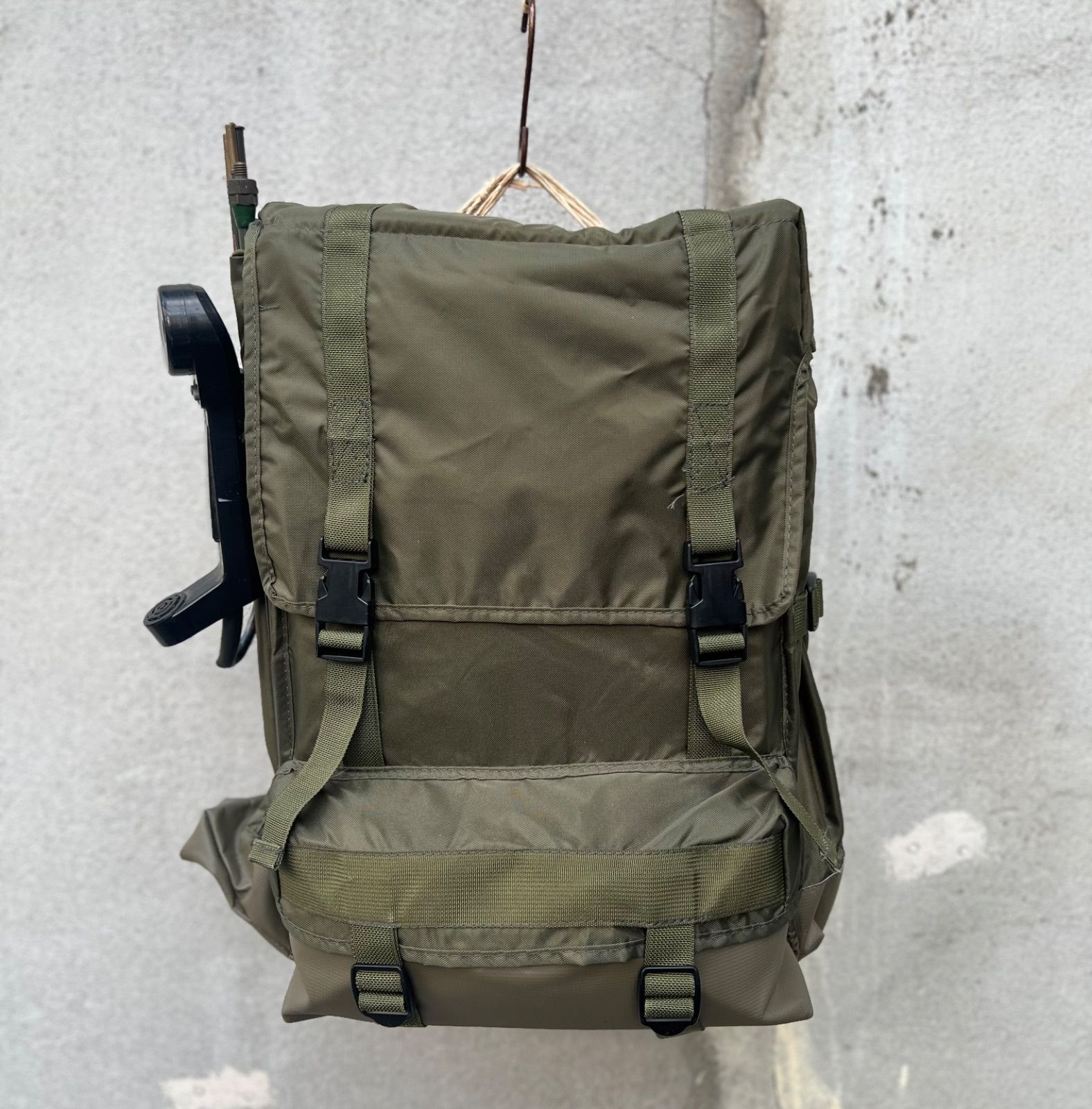実物 米軍 CAMELBAK ハイドレーションパック マルチカム B13 米軍 リュック