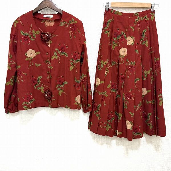 #anc インゲボルグ INGEBORG セットアップ 赤系 緑 ピンク ツーピース バラ柄 バラモチーフ コサージュ付き プリーツ レディース [969867]