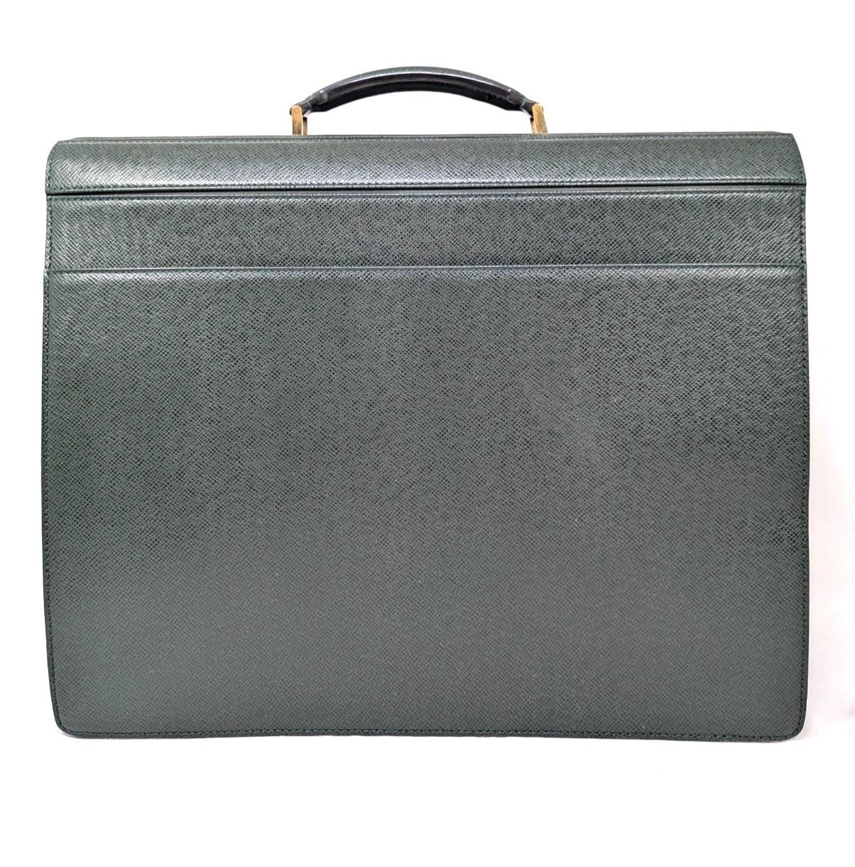 本物 ルイ ヴィトン ビジネスバッグ ウラル タイガ エピセア グリーン M30024 LOUIS VUITTON A4収納 メンズ 通勤 出張