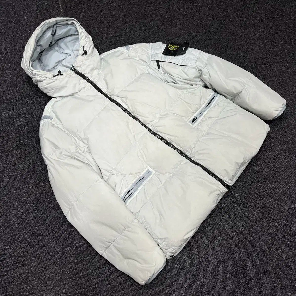 STONE ISLAND(ストーンアイランド) 22FW クリンクルレップス ダウン