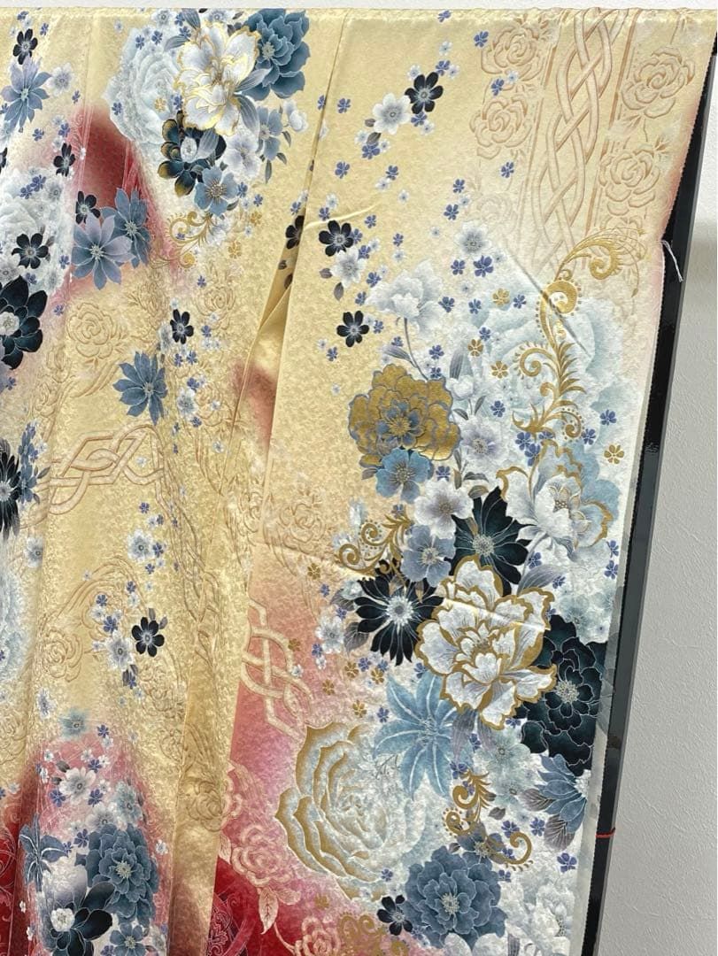 振袖 RORA 仮絵羽 銀通し 刺繍 金彩 大輪 正絹 未仕立て品 八掛付き 振袖 RORA 仮絵羽 銀通し 刺繍 金彩 大輪 正絹 未仕立て品 八掛付き