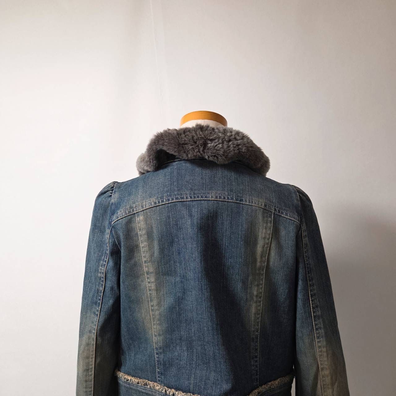 美品　大きいサイズ46 トゥービーシック　レッキスファーデニムジャケット TO BE CHIC トゥービーシック レッキスラビットファー デニム