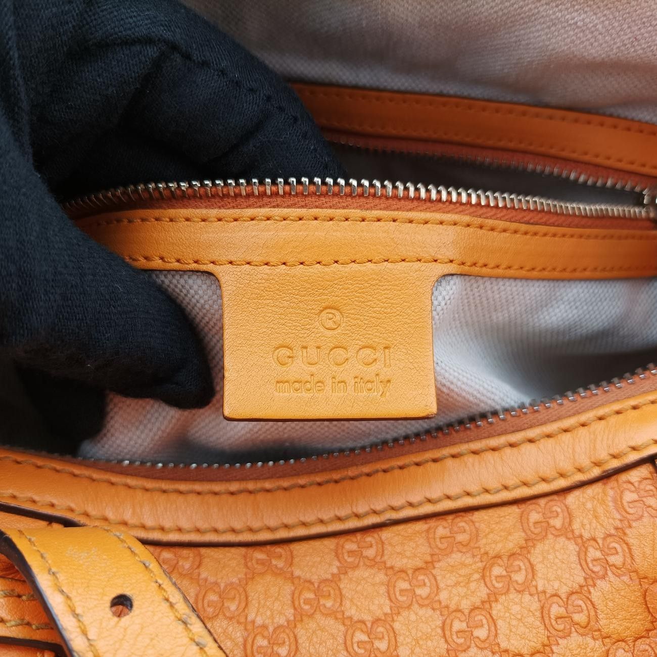 グッチGucciマイクログッチシマオレンジレザー322231F015242472 DECORATOM_COM_BR