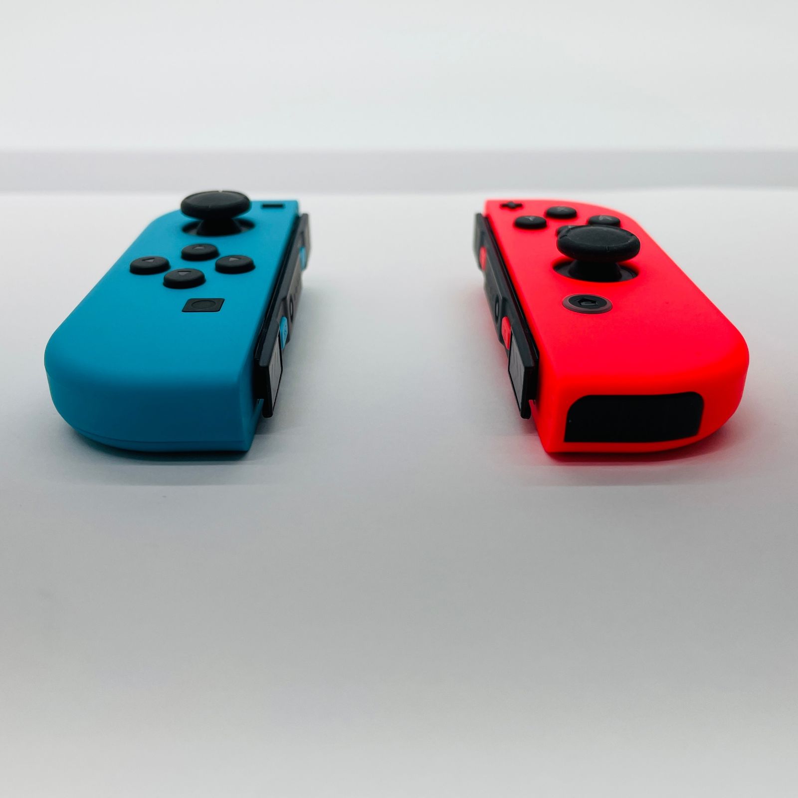 エ*ん様 Nintendo Switch 本体 ４色のJoy-Con　使用可ジャ 送料無料】【中古】Nintendo Switch 本体 Nintendo Switch(有機