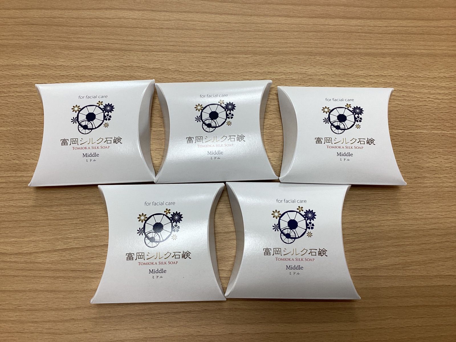 富岡シルク石鹸　Middle 40g 富岡シルク石鹸　TOMIOKA SILK SOAP　Middle　ミドル　４０ｇ（ネコポス不可） | 草津温泉　湯の香本舗