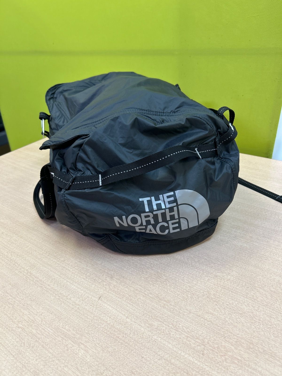 タグ付き ♥品 THE NORTH FACE ザ ノースフェイス フライウェイトダッフルバッグ NF0A52TLMN8-OS CA8768