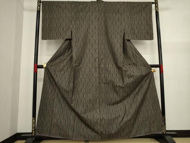 平和屋着物○本場大島紬 泥染め 一元絣 樹林風景文 正絹 逸品 AAAX0774zg