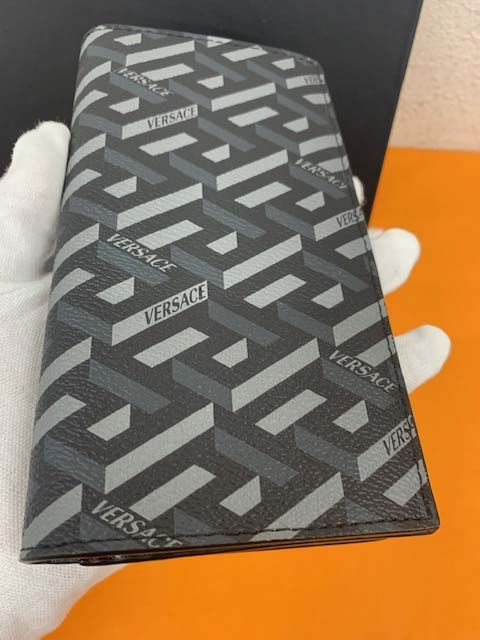 VERSACE グレー幾何学模様 長財布 VERSACE☆ヴェルサーチ☆モノグラム柄☆長財布☆未使用級☆箱