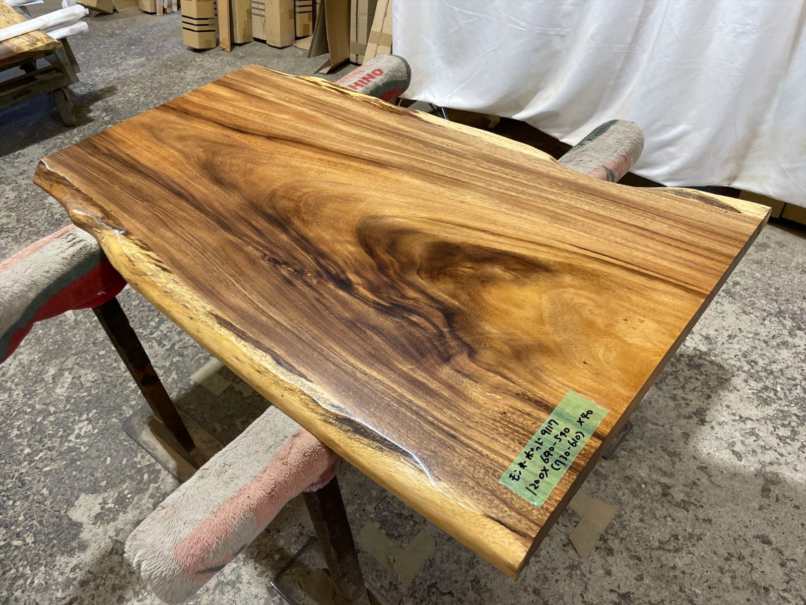 モンキーポッド9117 一枚板無垢 乾燥材 1200ｘ690-540ｘ40mm カウンター センターテーブル ダイニングテーブル