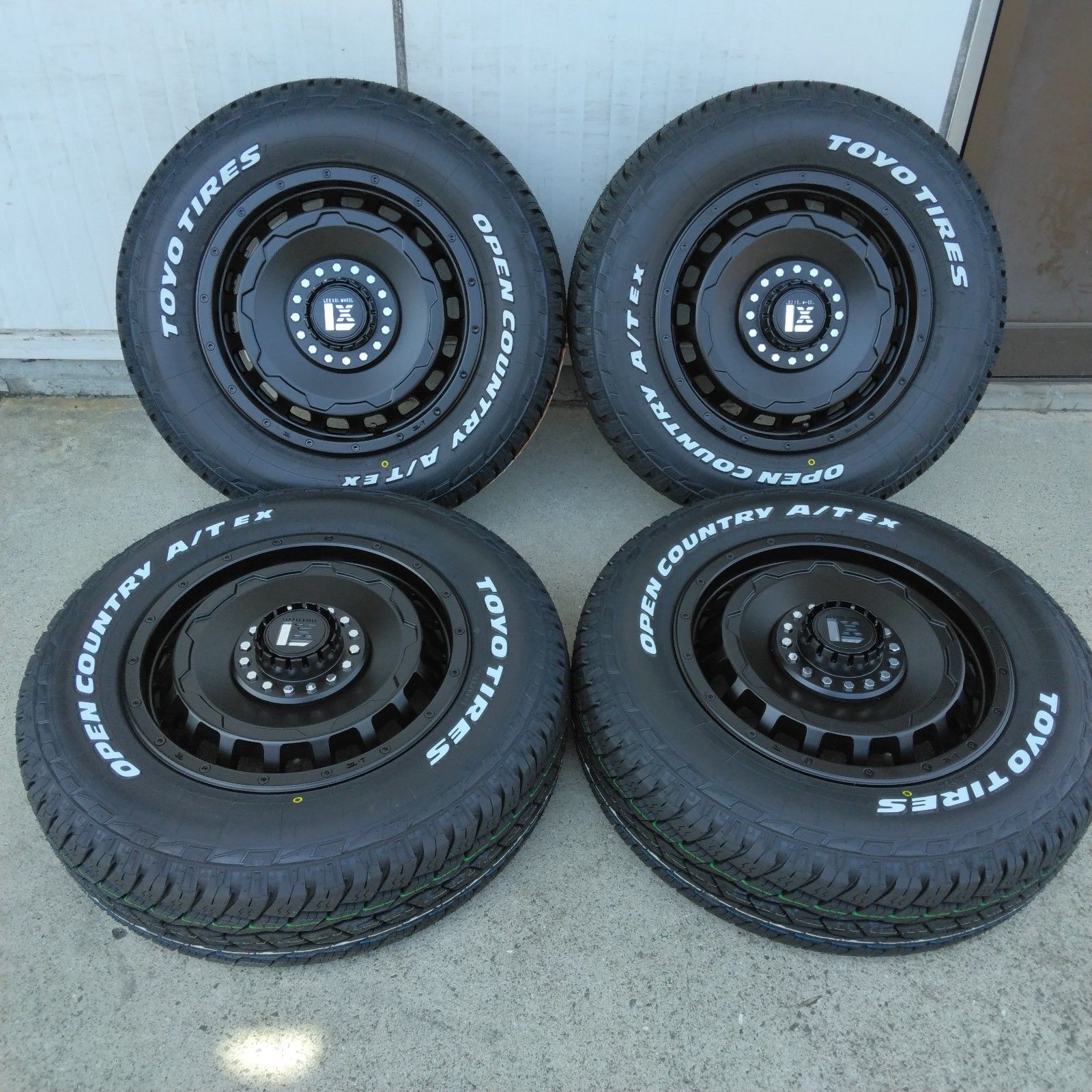 新品 4本 ヤリスクロス 人気 タイヤホイール 16インチ トーヨー