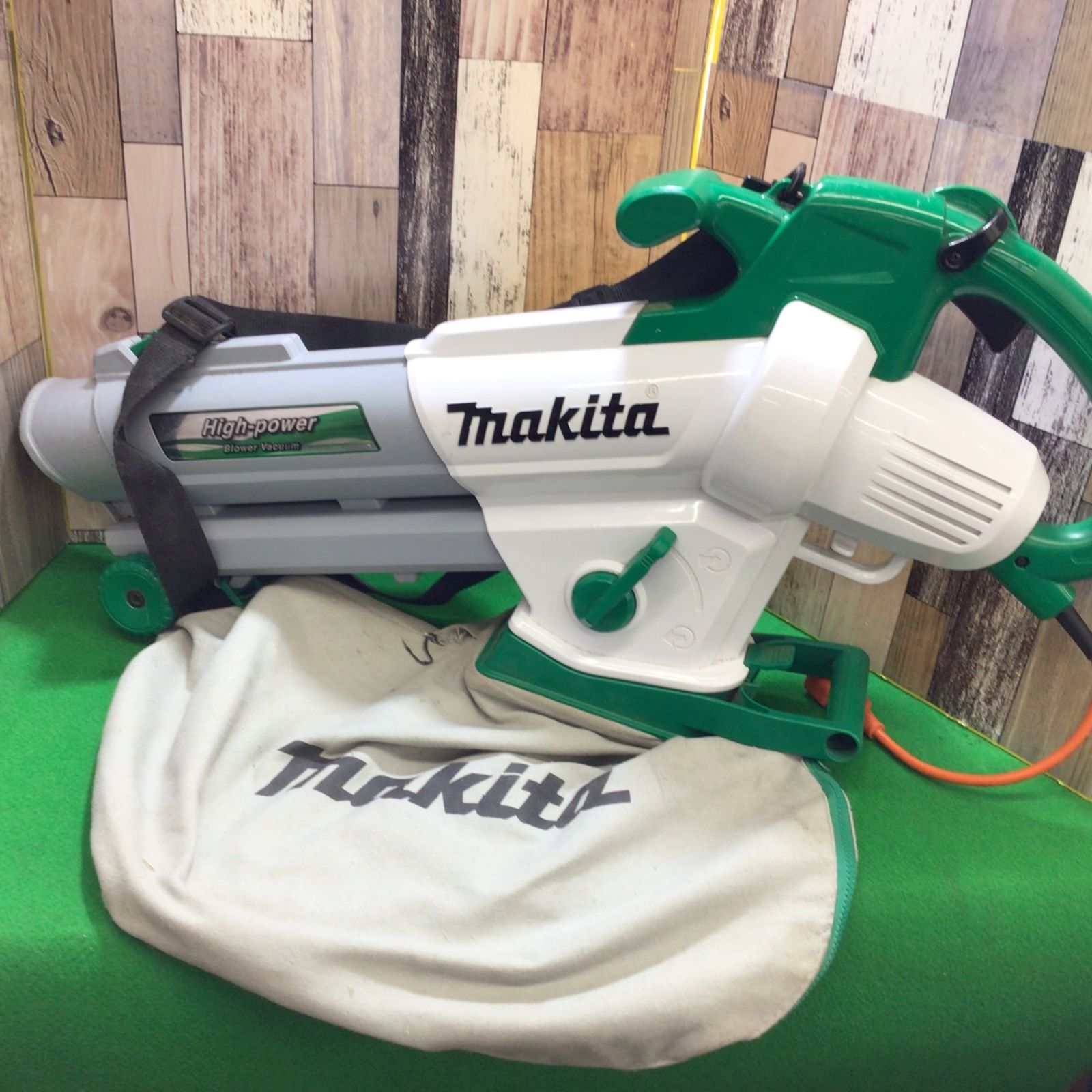 マキタ(Makita) AC100V ブロワ集じん機 MUB1200 マキタ(Makita) AC100V ブロワ集じん機 MUB1200