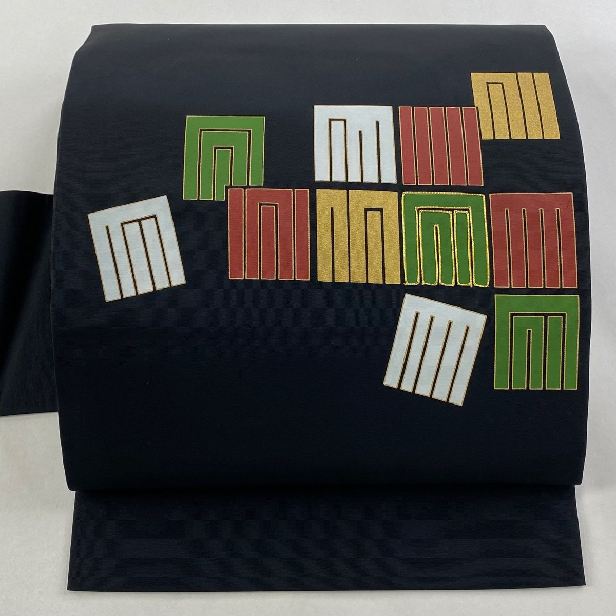 名古屋帯 秀品 源氏香 金糸 金彩 黒 正絹