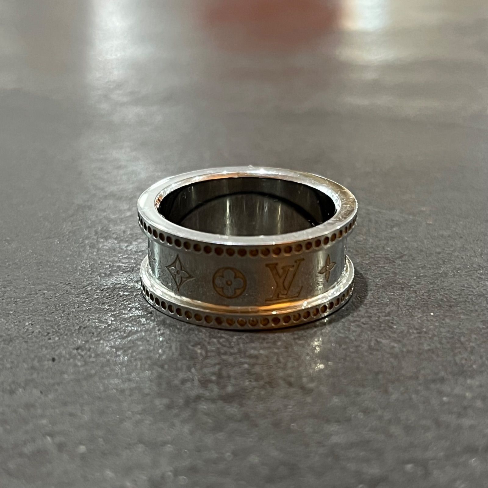 美品 ルイヴィトン M0903M バーグツイステッド フラワー リング シルバー 美品 ルイヴィトン M0903M バーグツイステッド フラワー リング