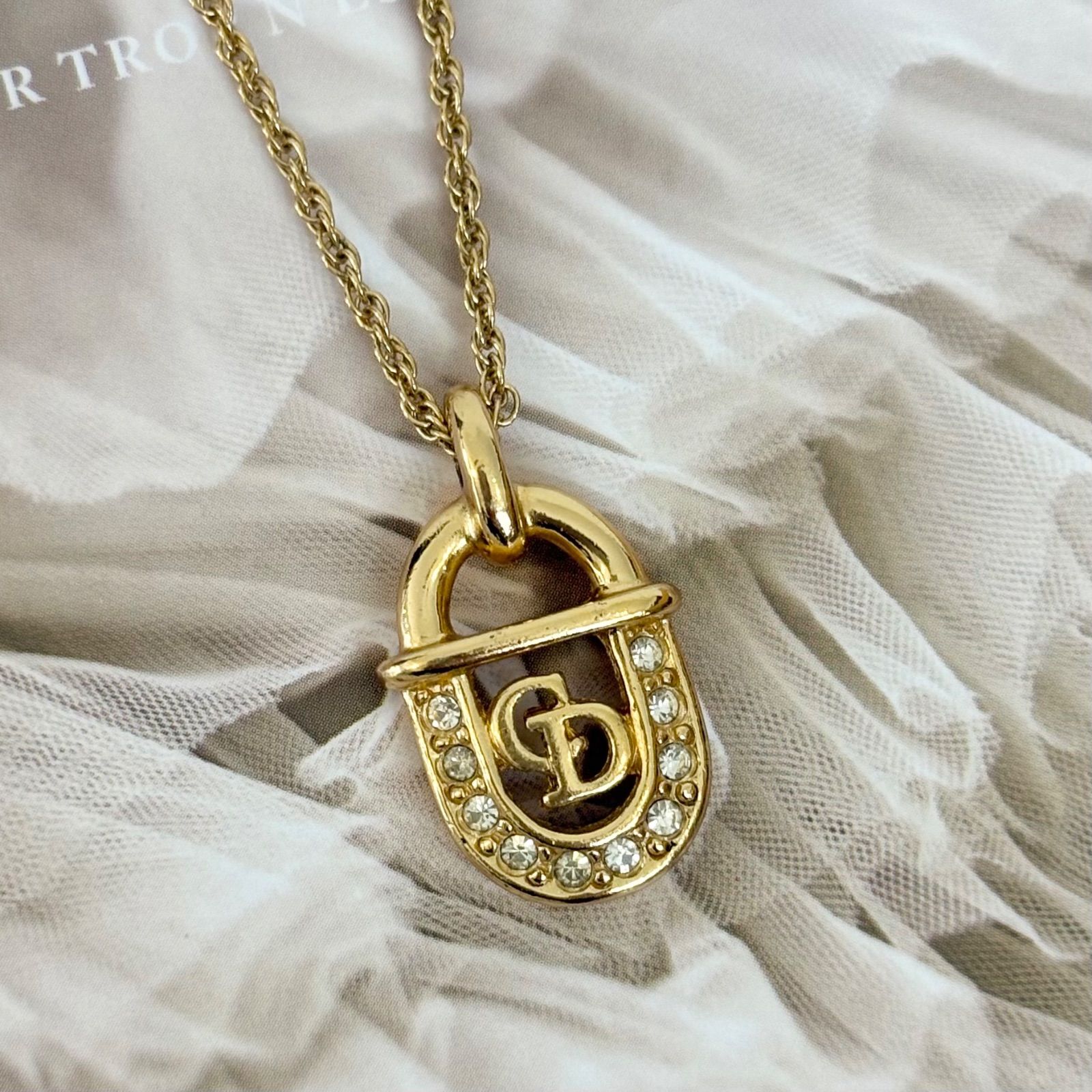 ゴールド 南京錠モチーフ ヴィンテージディオール 美品】クリスチャンディオール ネックレス 南京錠モチーフ ロゴ