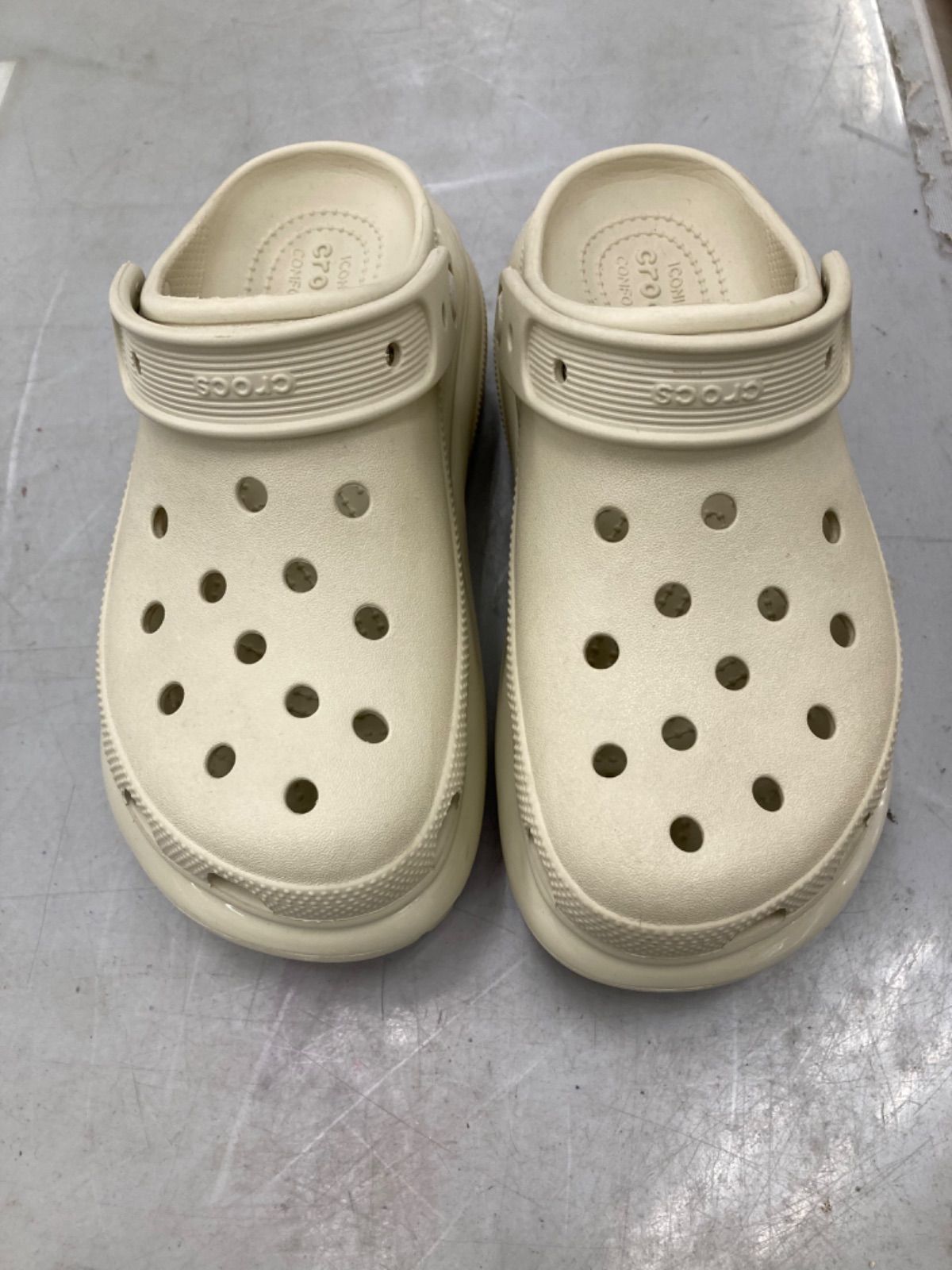 【中古品】クロックス　メガクラッシュ　平塚店