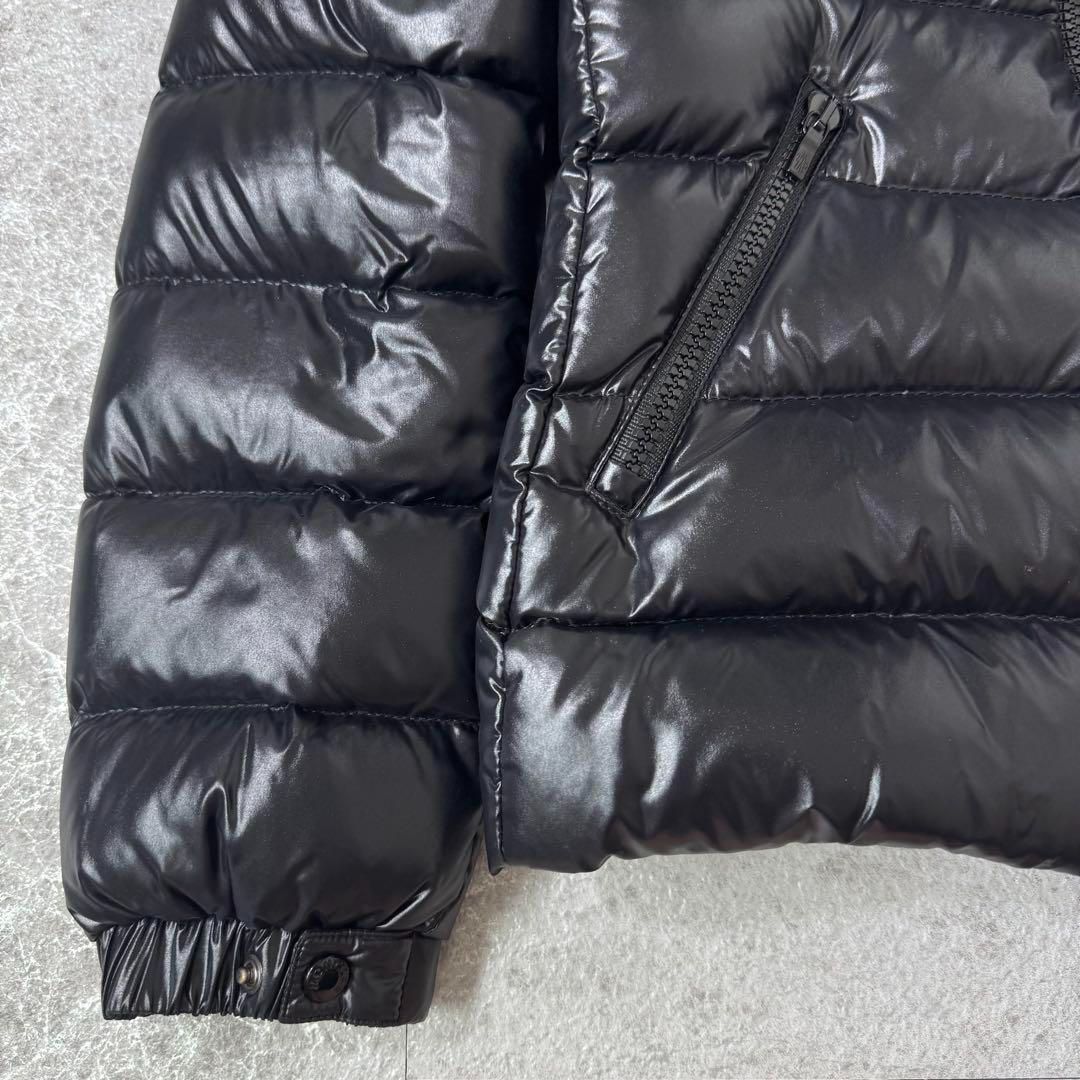 シャイニーブラック