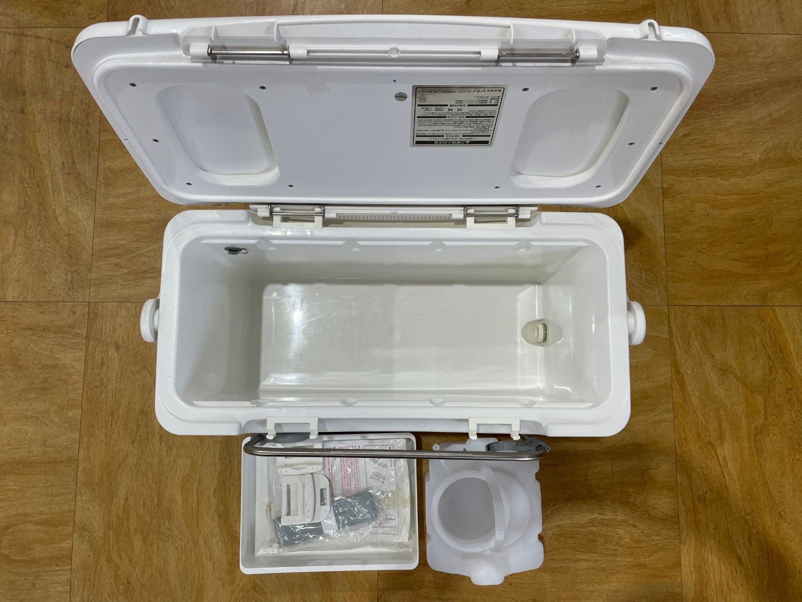 美品】シマノ クーラーボックス チヌ/メバル180 UC-518B 【公式