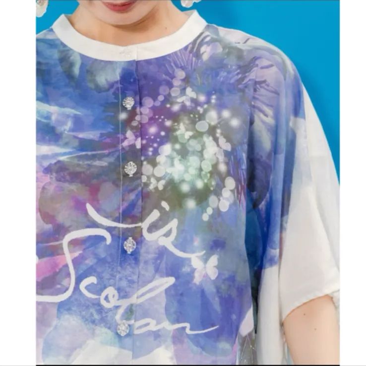 iS ScoLar 大輪の水彩花柄シャツ - メルカリ