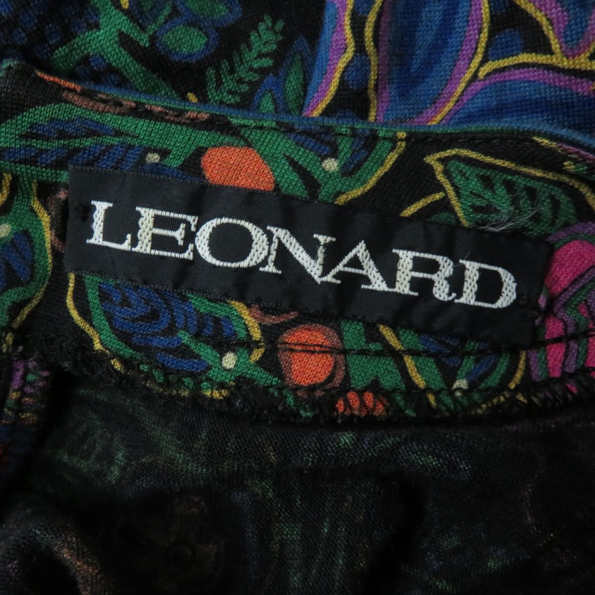 【美品】レオナール カットソー クルーネック 花柄 総柄 L マルチカラー 美品☆LEONARD レオナール 花柄デザイン クルーネック ウール