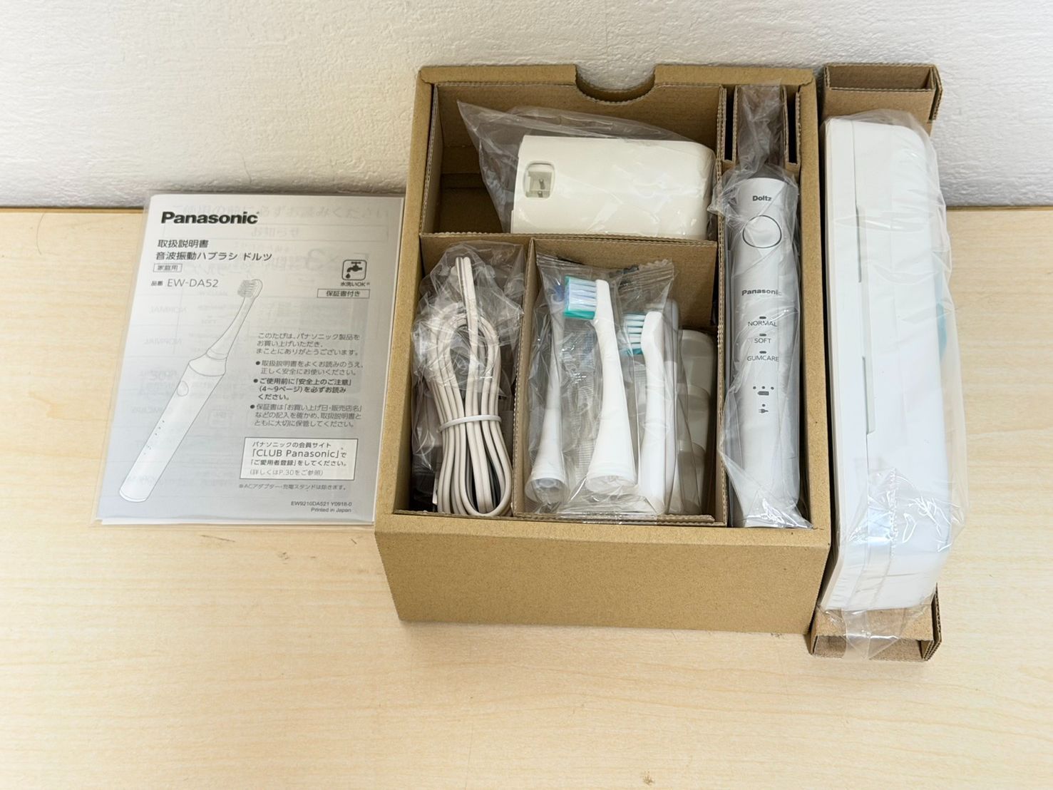 1 Panasonic Dolts ドルツ 音波振動ハブラシ 電動歯ブラシ EW-DA 52