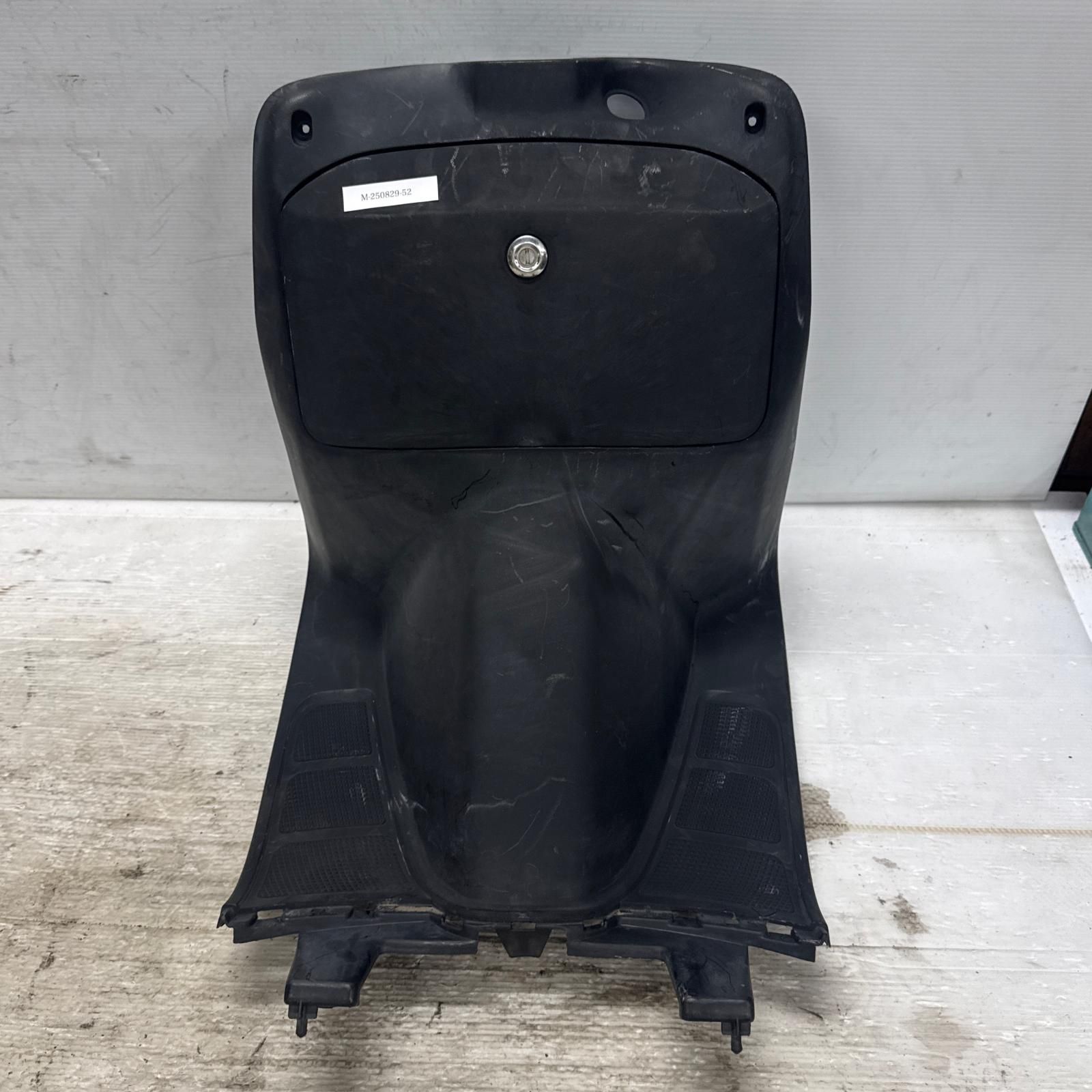 ゆう  HONDA タクト AF30 レッグシールド ホンダ