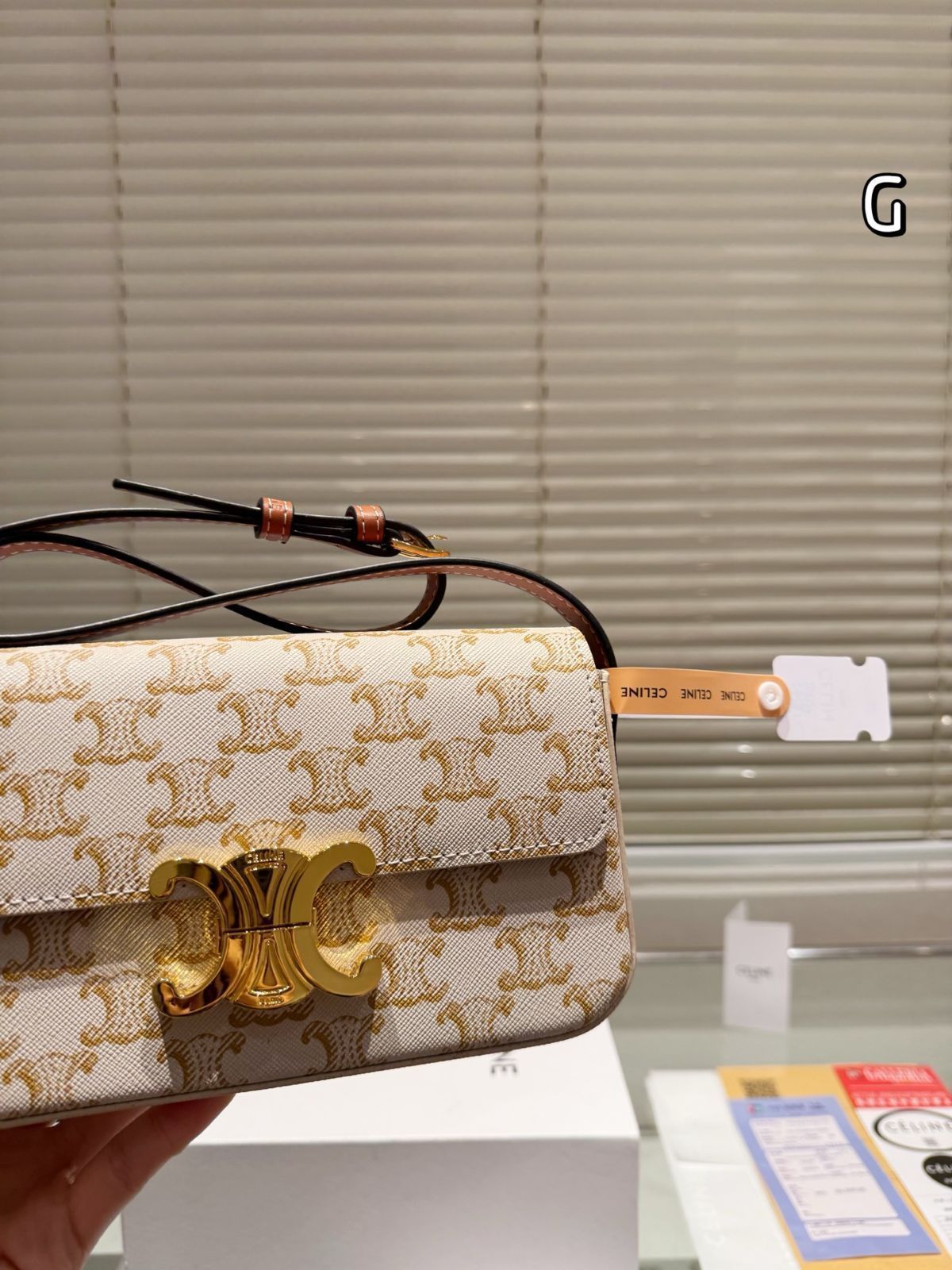 ◆VIPセール【CELINE】レオパード トリオンフ ショルダーバッグ Celine] トリオンフ ショルダーバッグ - ギフトボックス付き