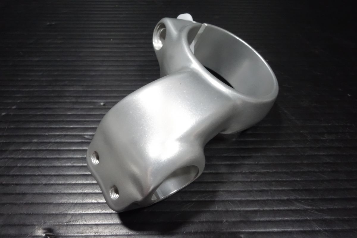 ハンドル ステー マウント ブラケット クランプ ホルダー 左右セット スラクストン1200R トライアンフ 純正 TRIUMPH THRUXTON R20250825 LAWEED_CL