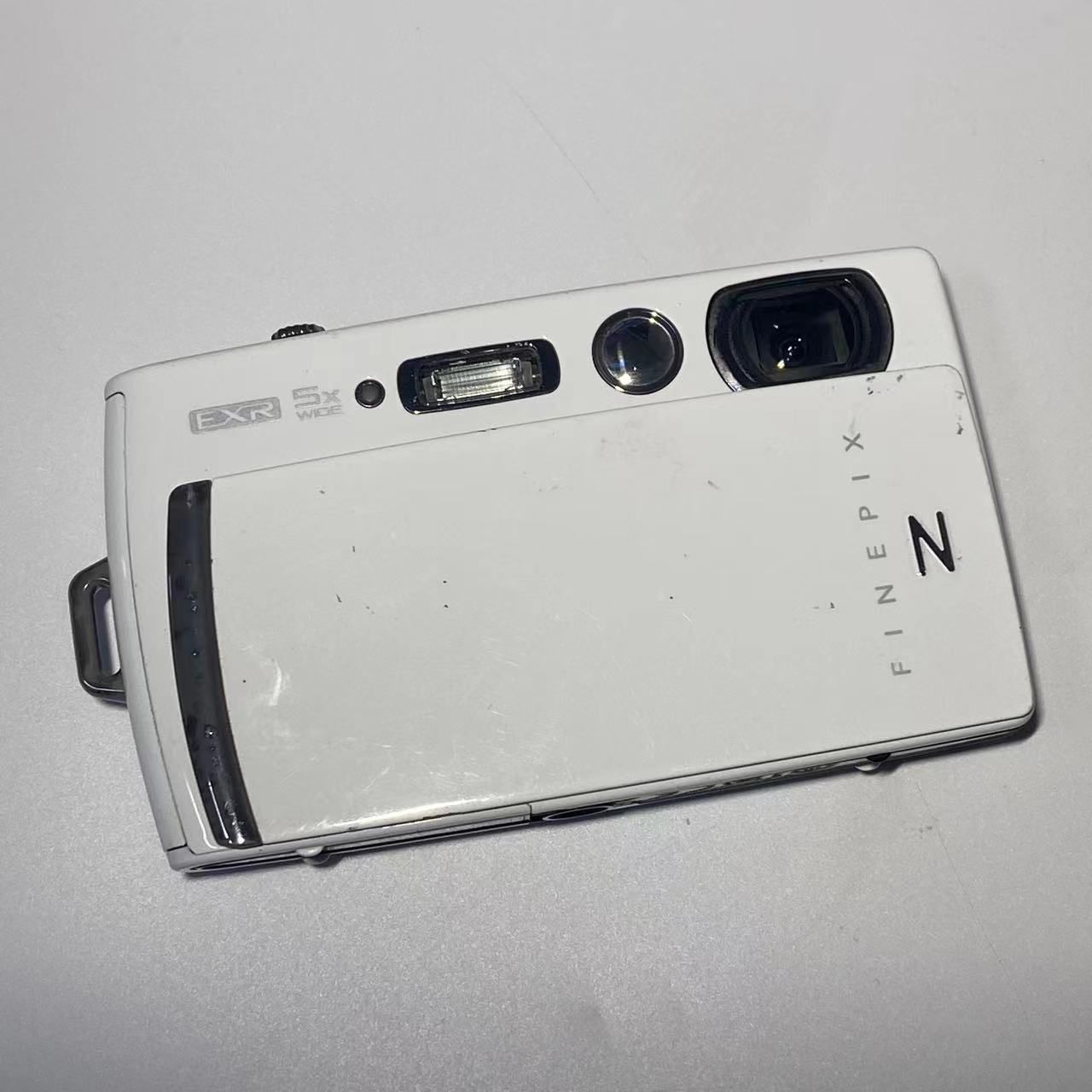 FUJIFILM FinePix Z1100EXR デジタルカメラ デジカメ バッテリー付き