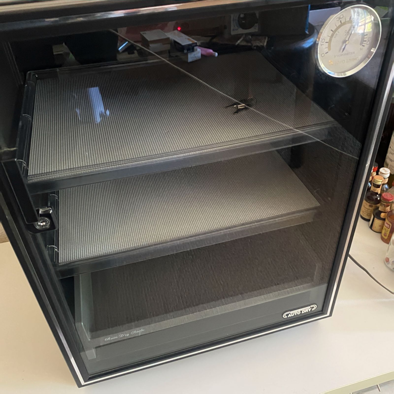 全自動電子防湿保管庫 オートドライ 東洋リビング ED-83S型