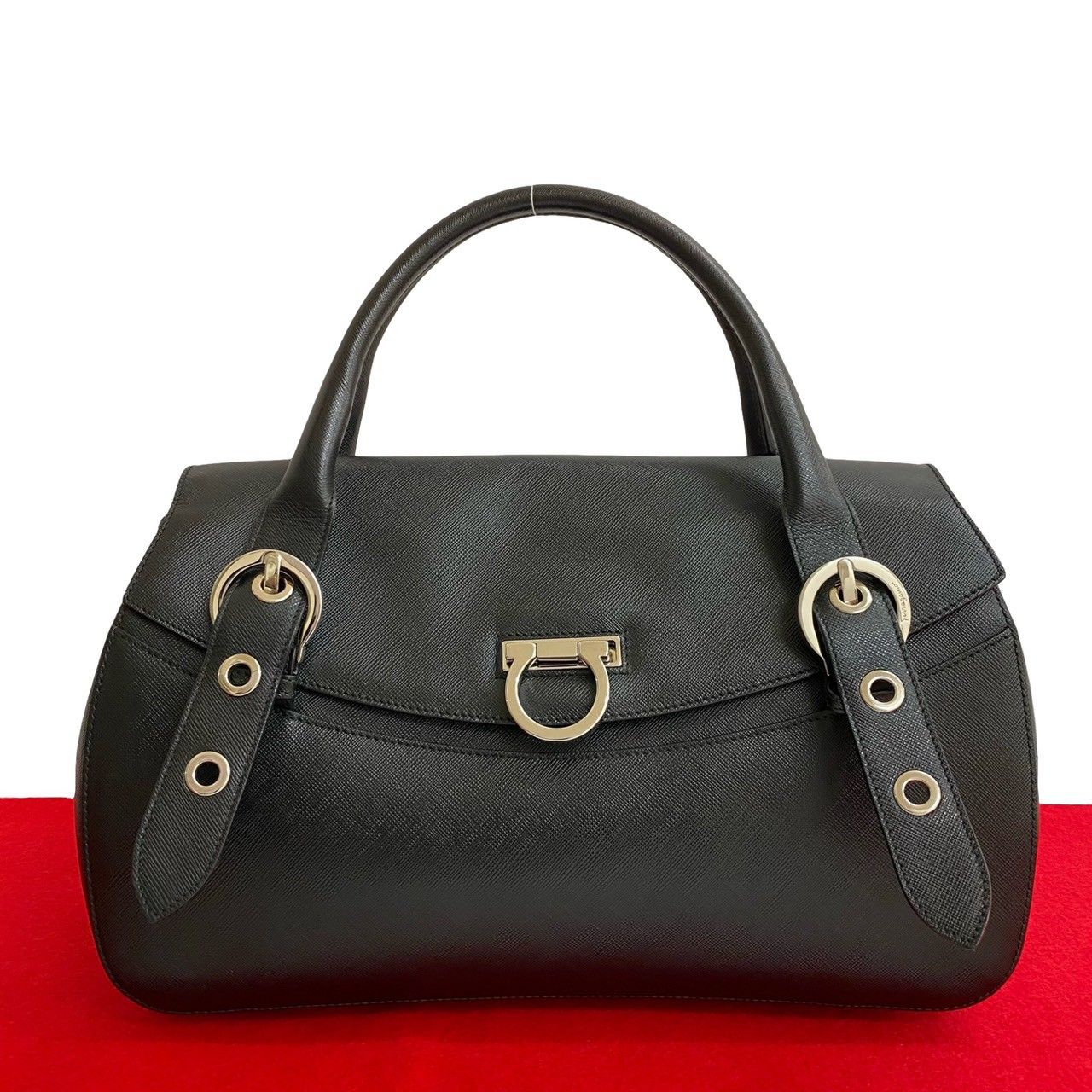 ほぼ未使用 Salvatore Ferragamo サルヴァトーレフェラガモ