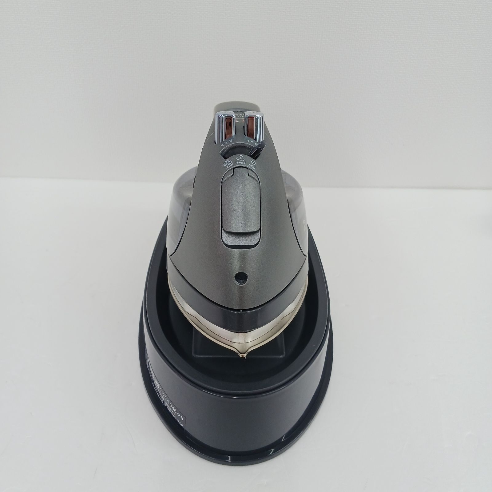 【展示品新品】東芝 コードレスアイロン TA-FDX960 (K) 東芝 TA-FDX960(K) コードレススチームアイロン La・Coo ラクー