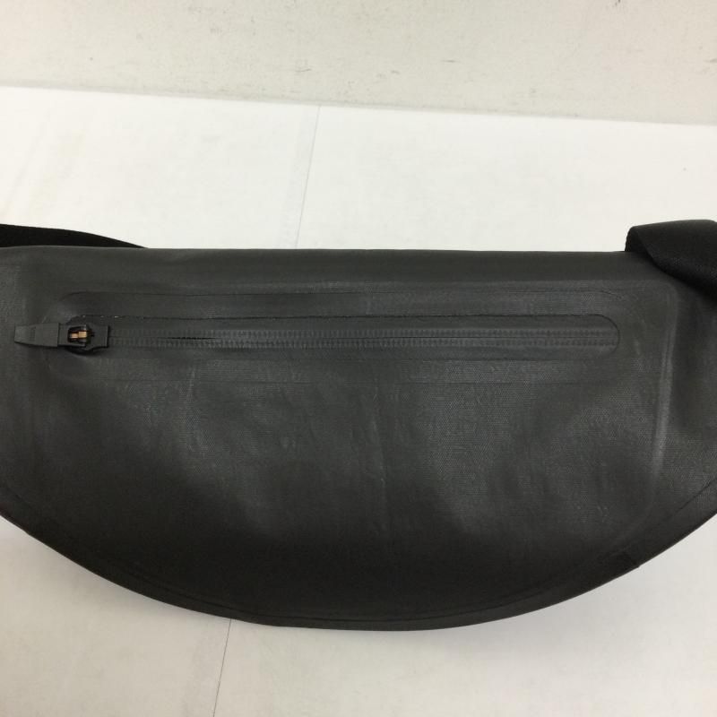 【美品】 アンダーカバー ラミダス コラボ ウエストバッグ 黒 ボディバッグ アンダーカバー×ラミダスのバッグ、グラフィックプリントを配した黒