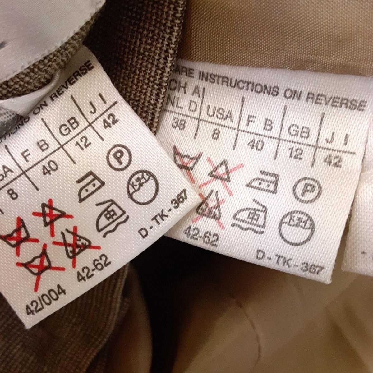 - グレーベージュ