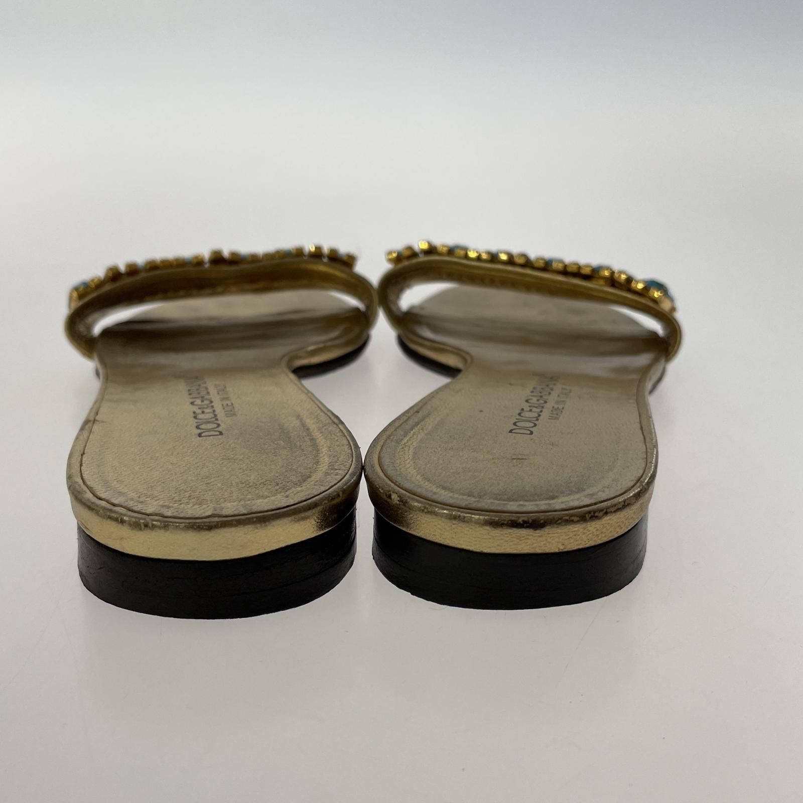 国内配送【DOLCE&GABBANA】ゴールド フラット サンダル DOLCE&GABBANA ドルチェアンドガッバーナ ビジュー フラット