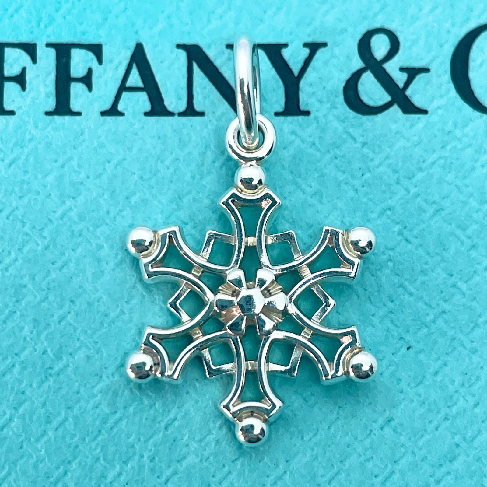 美しい TIFFANY&Co. トップ結晶 スノーフレーク チャーム ティファニー アクセサリー