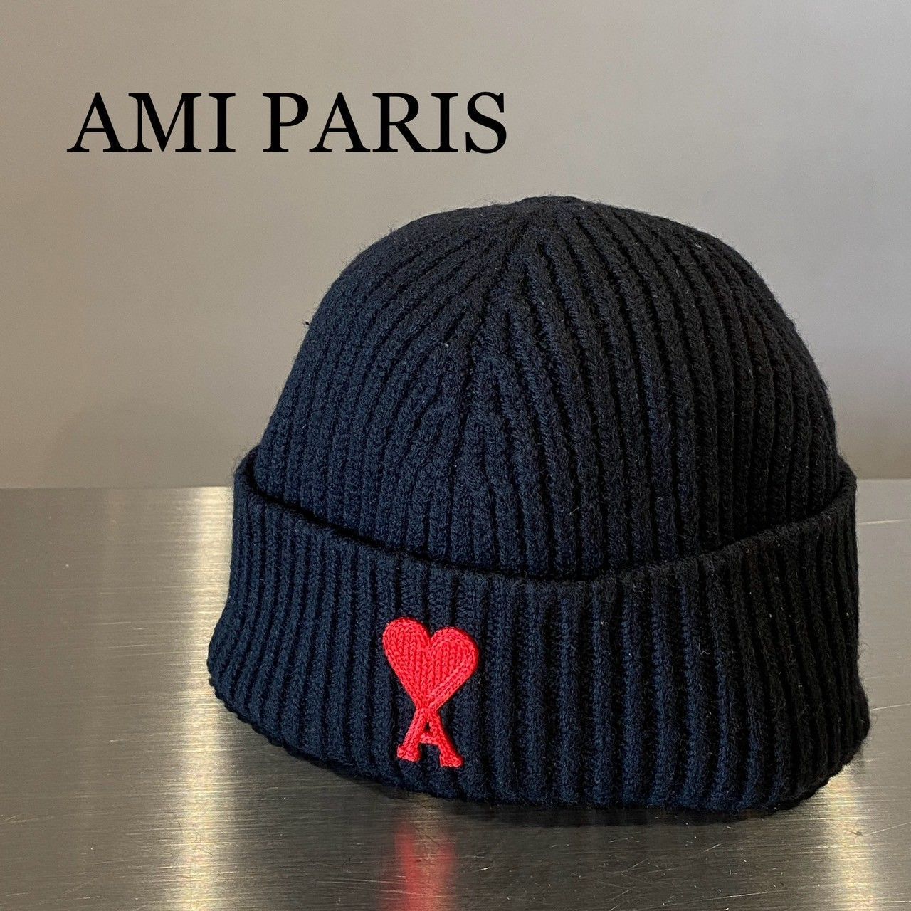 AMI PARIS』アミパリス (U) ロゴ刺繍ニット帽 - メルカリ