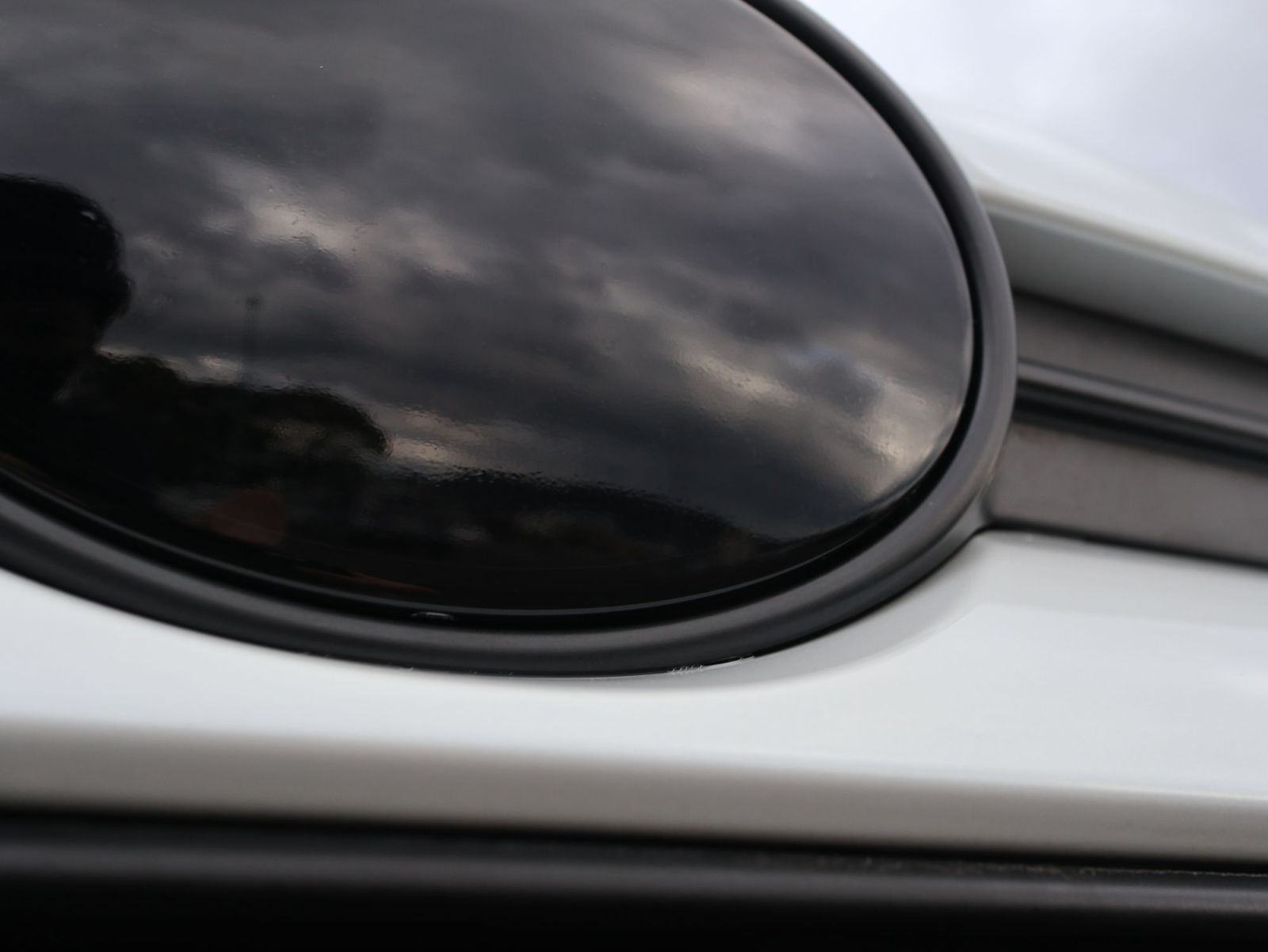 Tint+何度も貼れるエンブレム スモークフィルム(ブラックスモーク5％ 前後セット) GRヤリス GXPA16/MXPA12 gr ヤリス yaris mxpa16 gxpa12