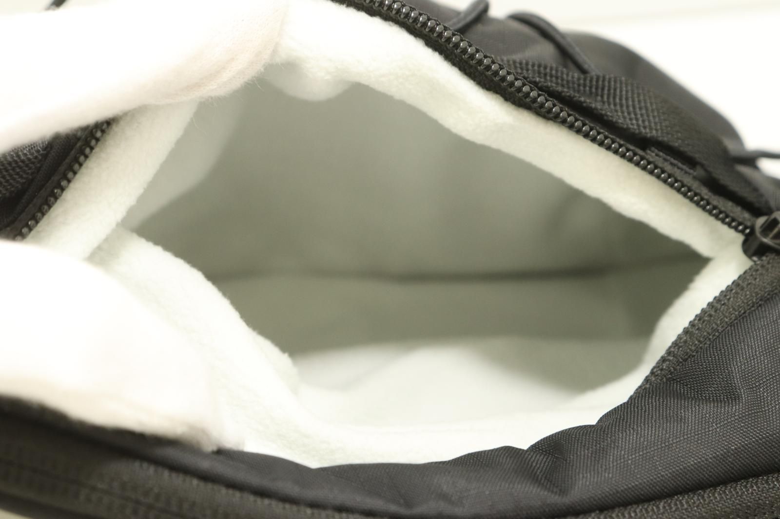 THE NORTH FACE メンズショルダーバッグ -- BOREALIS SLING 黒 ブラック 新作入荷 ストリート系