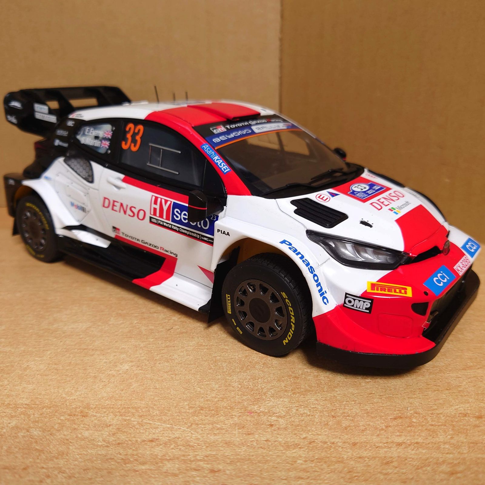 1/18 トヨタ GRヤリス Rally1 2023フィンランドラリー優勝 #33 E