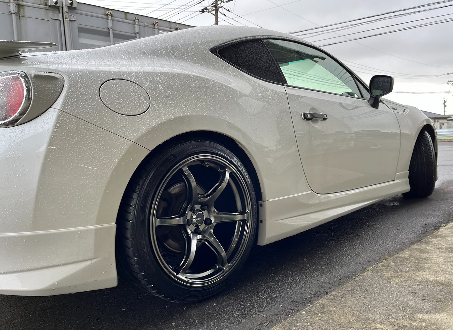 KENDA KR20 F 225/40R18 R 235/40R18 【トヨタ 86】【スバル BRZ】18インチ タイヤホイールセット Acht-6  アハト6 - メルカリ