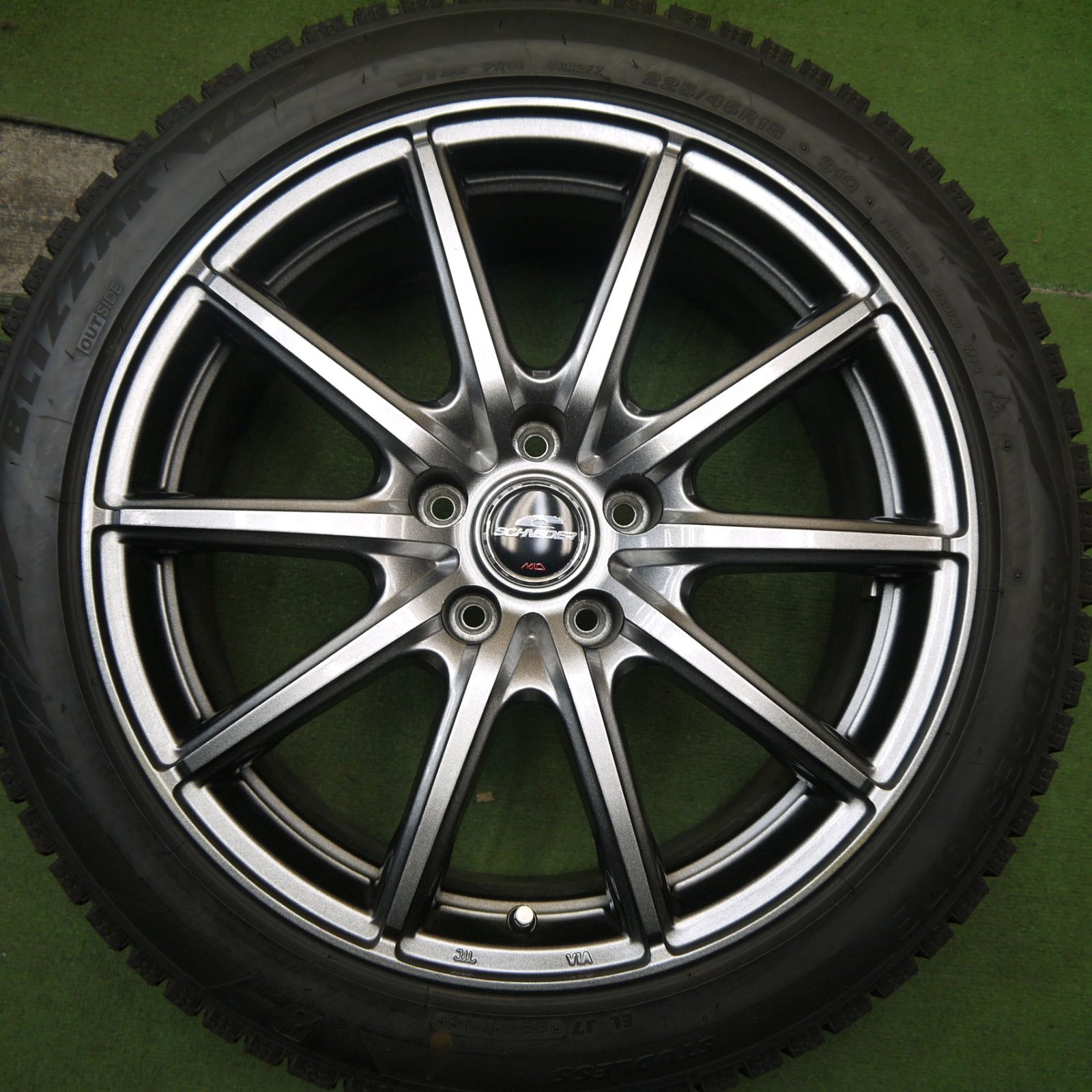 最終値下げ！ バリ溝 キレイ 9.5分 スタッドレス 225 45R18 ブリヂストン ブリザック VRX2 SCHNEIDER MiD シュナイダー 18インチ PCD114.3 5H 5100106Hス