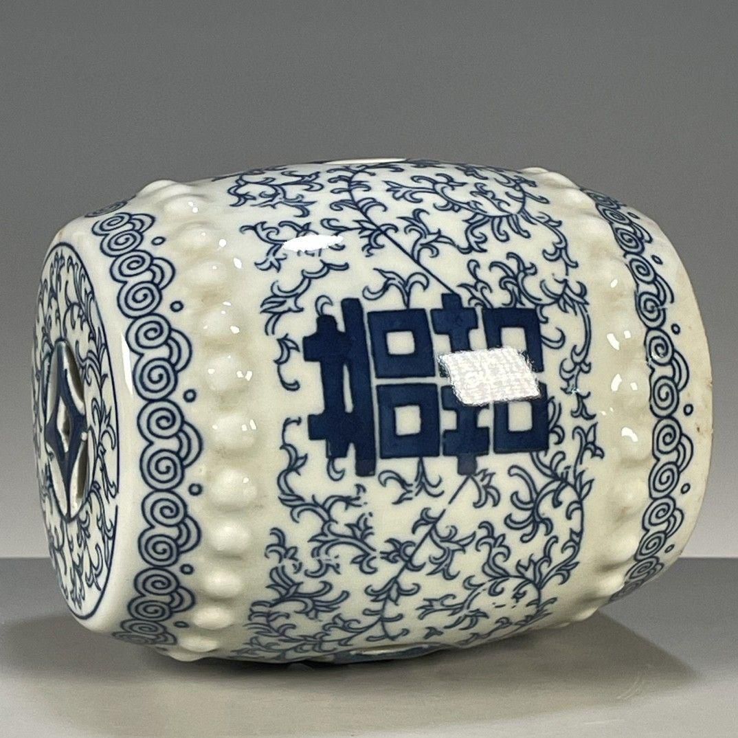青花喜鼓椅 景徳鎮 陶磁器 装飾品 現代工芸品 美術品 置物 青花喜鼓椅 景徳鎮 陶磁器 装飾品 現代工芸品 美術品 置物