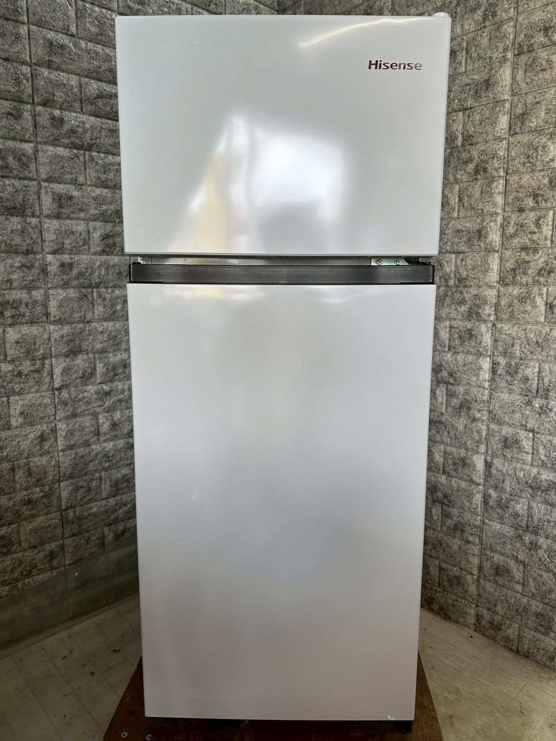 大阪送料無料★3か月保障付き★冷蔵庫★2023年★HR-B12HW★IR-685 大阪送料無料☆3か月保障付き☆冷蔵庫☆2023年☆HR-