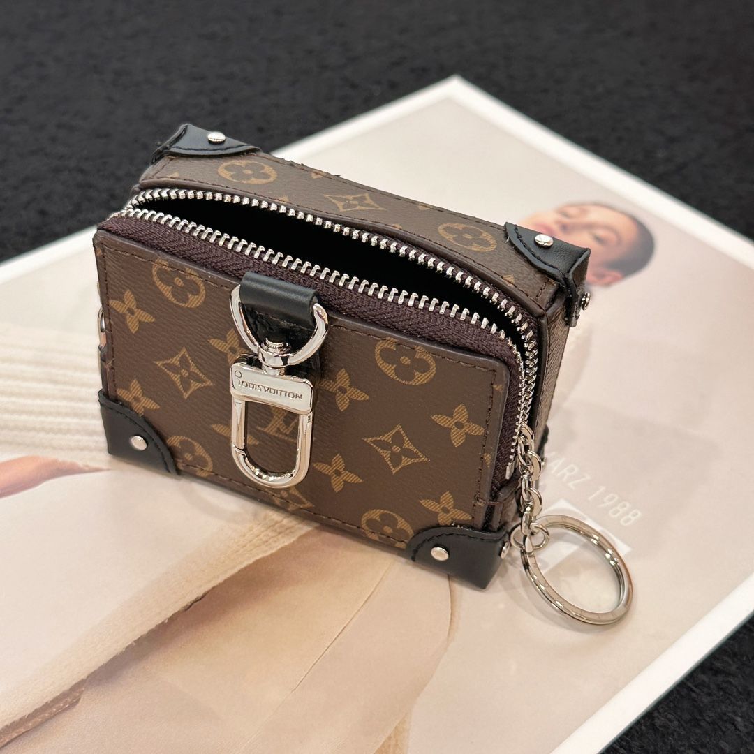 新品未使用 LOUIS VUITTON ルイ・ヴィトン ソフトトランクポーチ キー ...