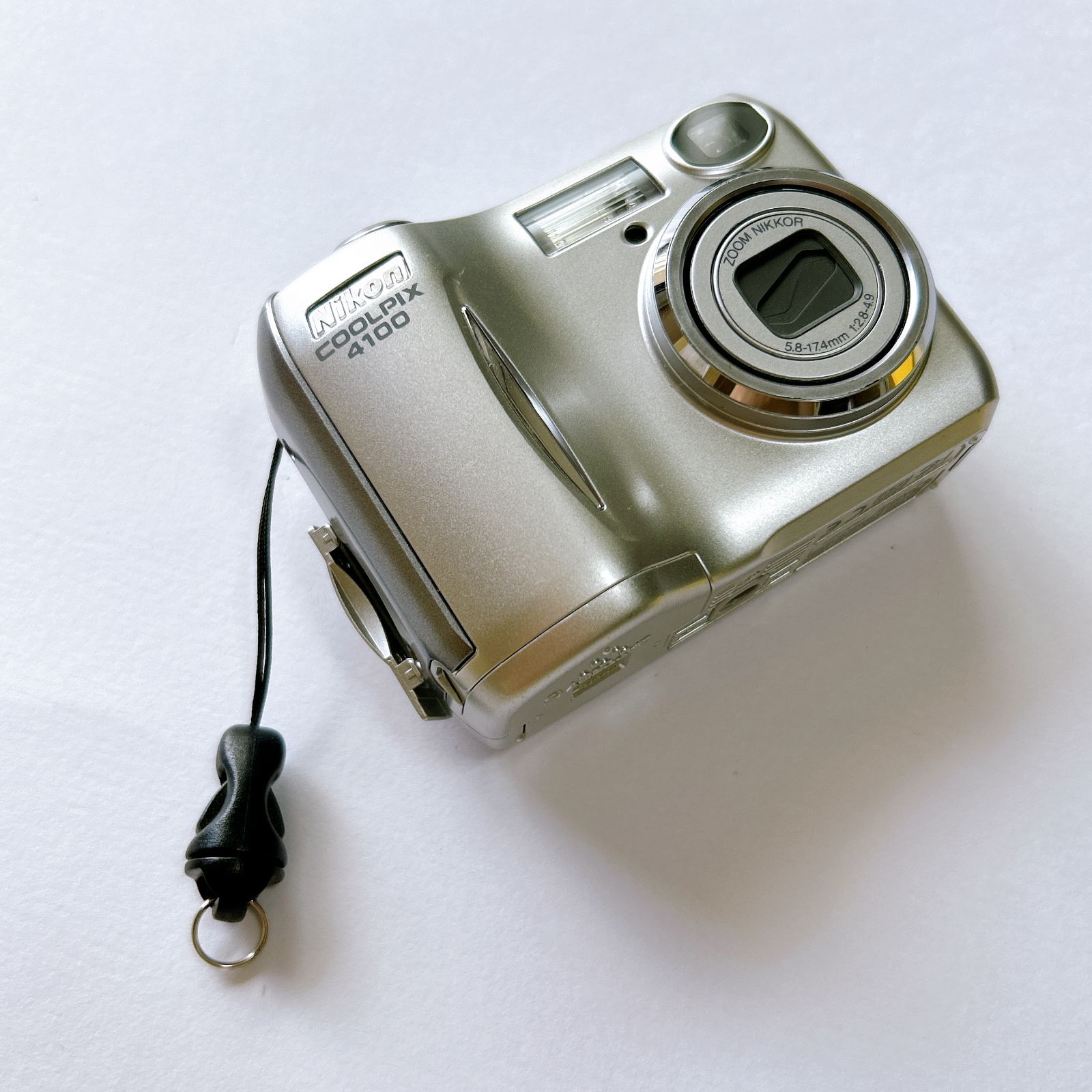ニコン coolpix 4100 電池式 動作確認済み シルバー 単三電池