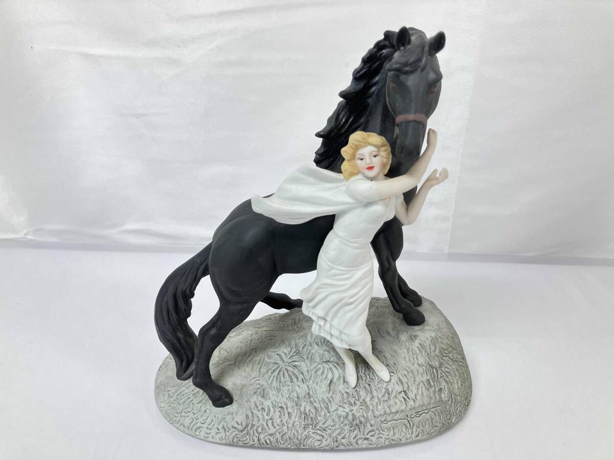 フィギュリン 馬と女性